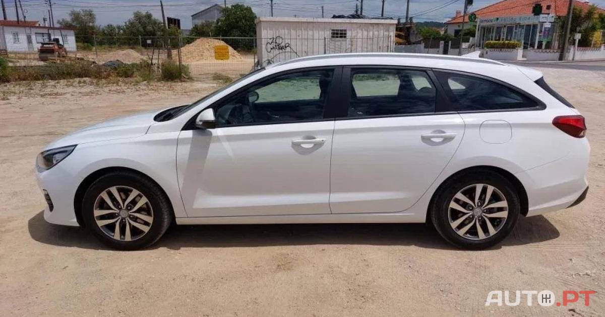 Hyundai i30 SW 1.6 CRDi Style+Navi - 2020 - 69 900 Kms