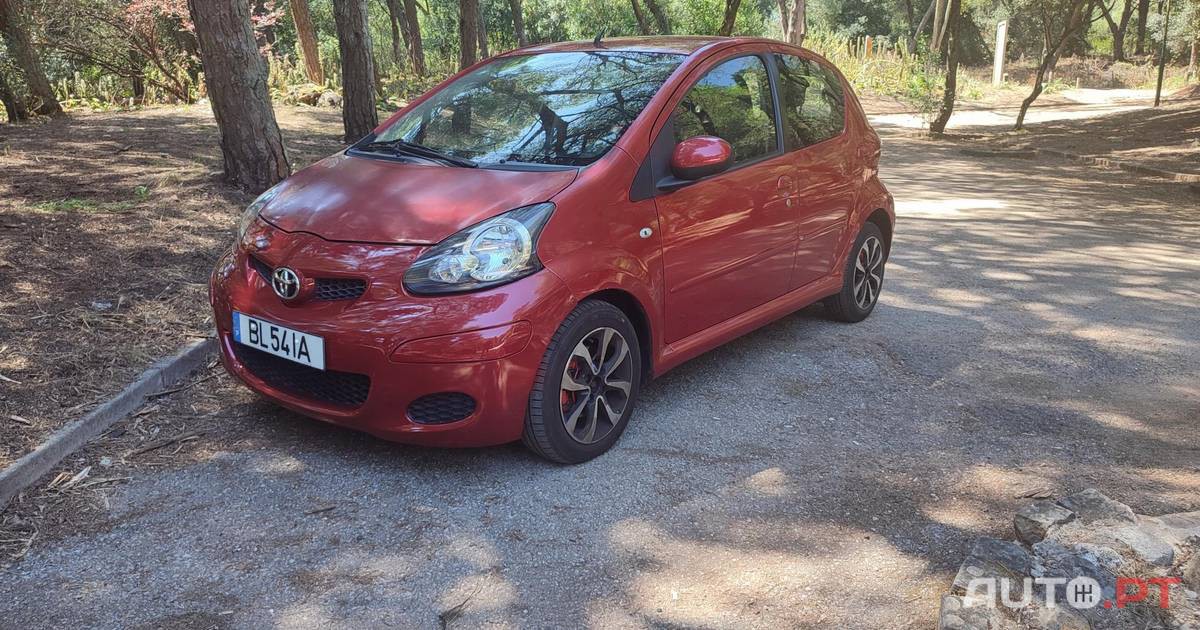 Toyota Aygo 1.0 Automatico - 2011 - 127 982 Kms